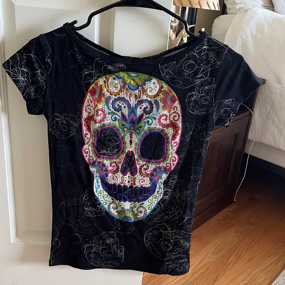 Sparkly Skull Tshirt Size Small